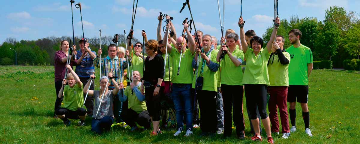 Gruppe von Menschen im Freien